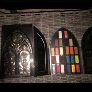 Kat Von D Saint & Sinner Palette